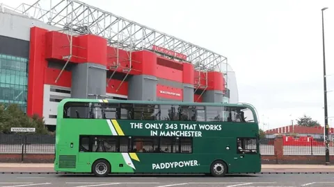 青岛0-3负于武汉 赵宏略进两球拉斐尔助威胜利